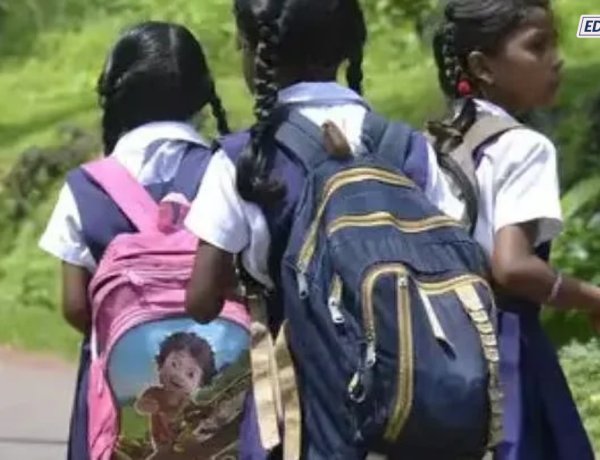 विद्यार्थिनींसमोर कपडे काढायचा, नग्न होऊन डान्स करायचा; ZP शाळेतील किळसवाणा प्रकार