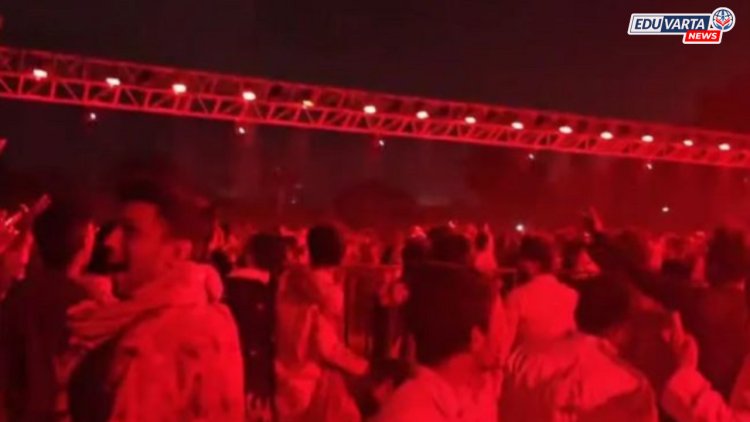 कॉलेजच्या दांडिया कार्यक्रमात मोठी दुर्घटना! लोखंडी सांगाडा कोसळून एका तरुणीचा जागीच मृत्यू, १७ विद्यार्थी जखमी