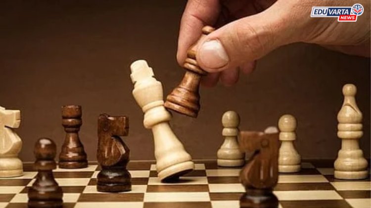 महाविद्यालयीन विद्यार्थ्यांना आता बुद्धिबळाचे धडे! राज्यात प्रथमच बुद्धिबळाचा औपचारिक शिक्षणात समावेश